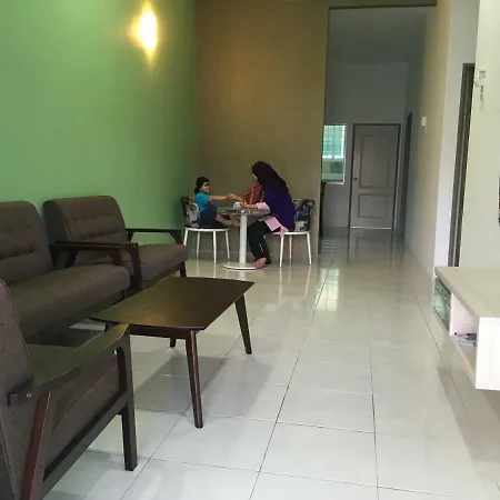 Alish Homestay Tasik Raban Kampong Kuala Chegar Exterior photo